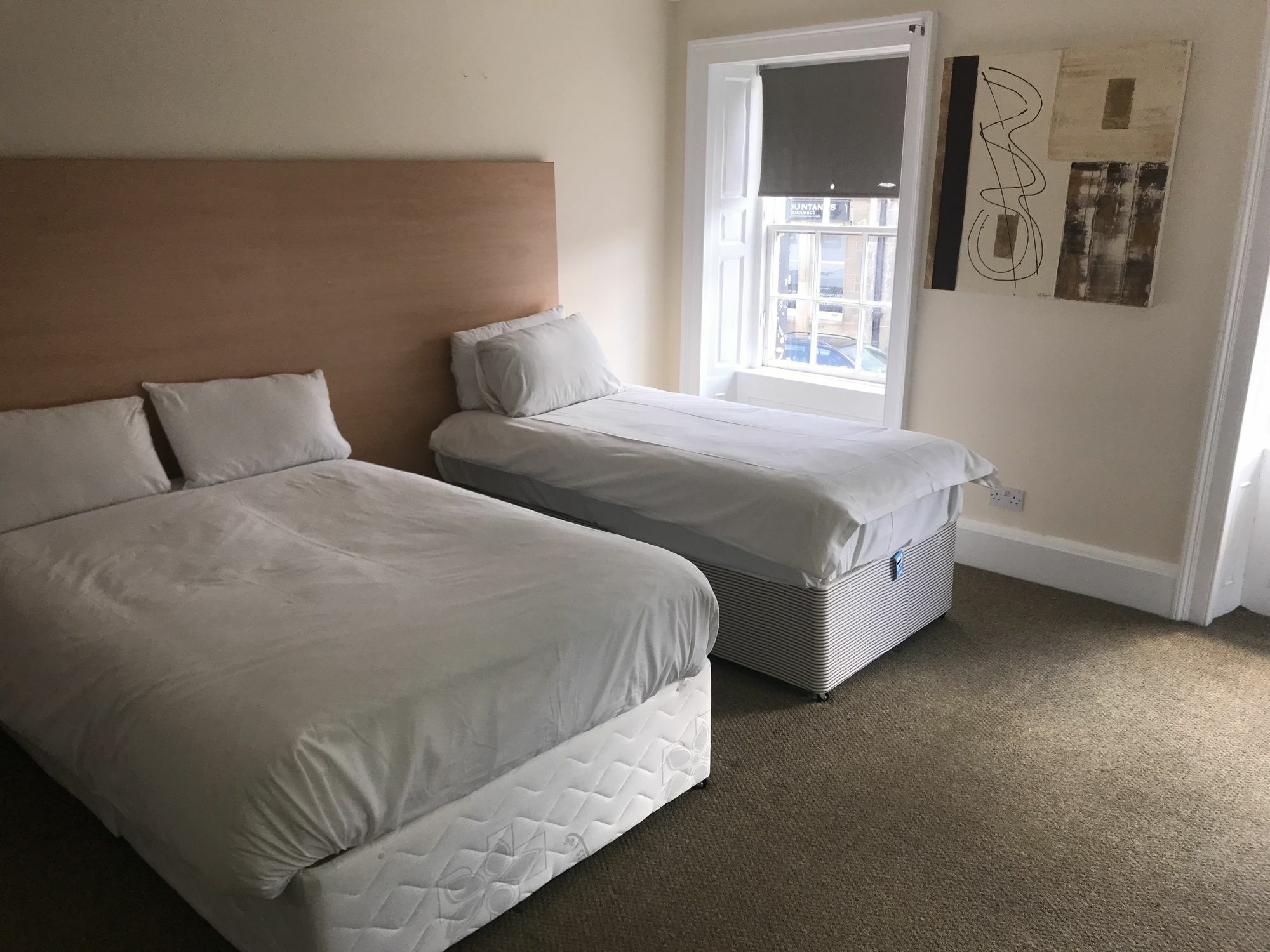 Smithyends Apartments Cumbernauld Eksteriør billede